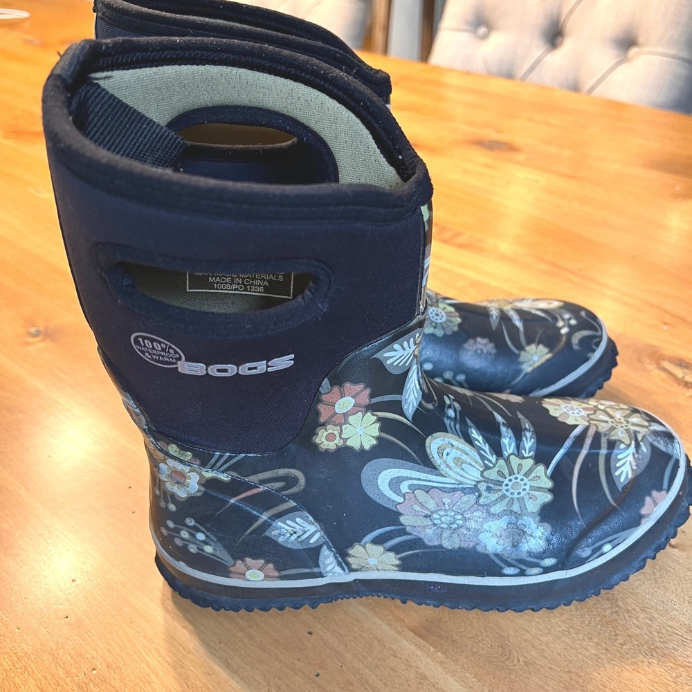 Bogs Classic Mid Autumn Floral Rain Boots Womens 8 Waterproof Winter Snow 52037